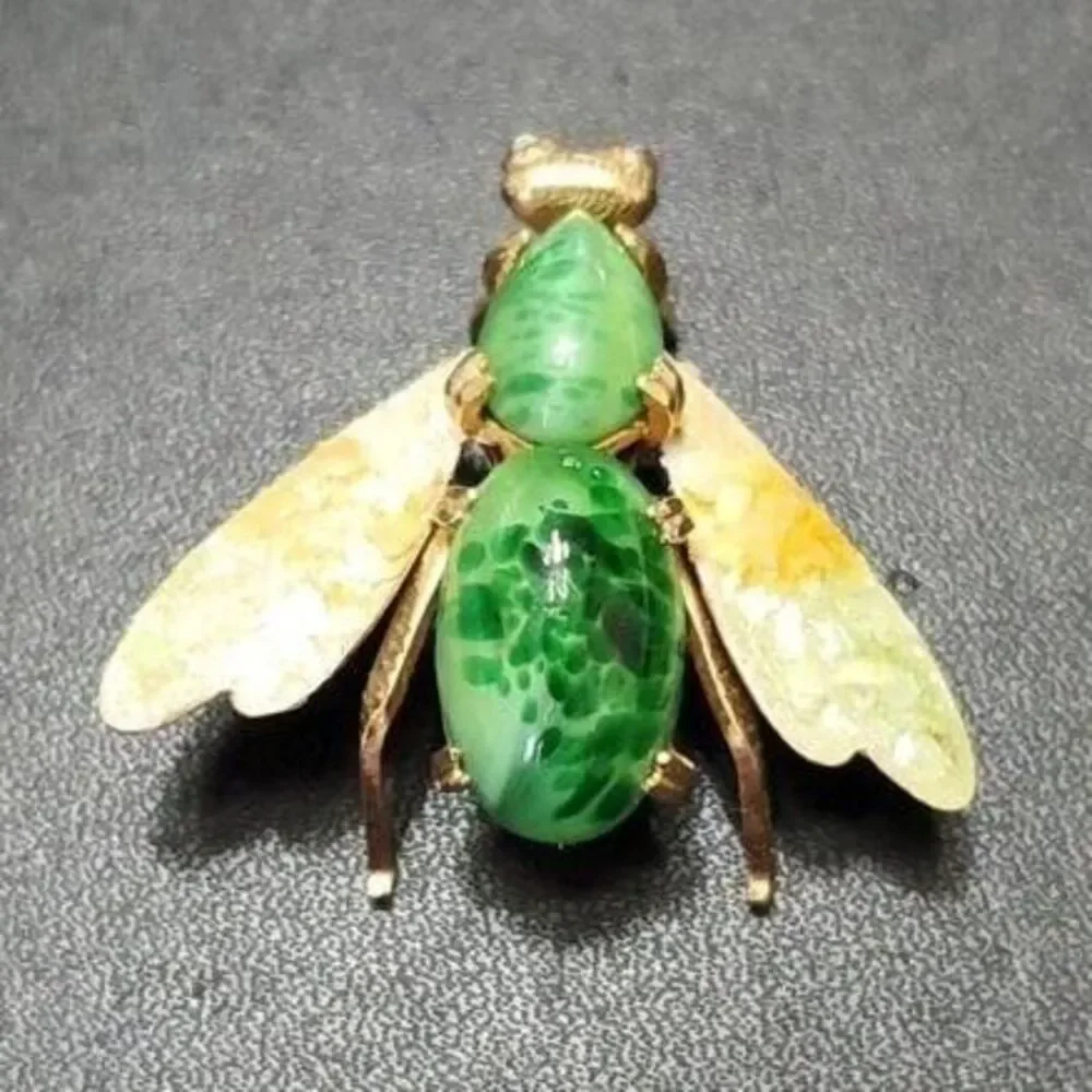 Vintage gold tone fly brooch green